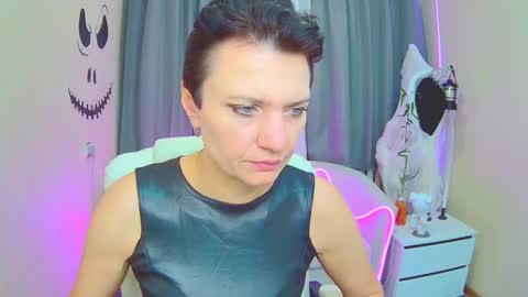 avasaturnian online show from November 6, 2025, 7:42 am