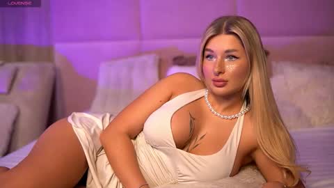 Carina online show from October 29, 2025, 10:22 pm