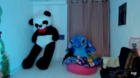 Snapshot of ave_fenix69 chatting on January 21, 2025, 2:22 am Valery -- online show from January 21, 2025, 2:22 am