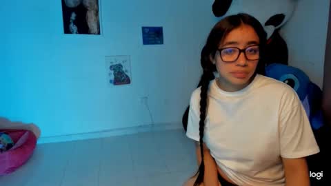 Snapshot of ave_fenix69 chatting on February 14, 2025, 3:54 am Valery -- online show from February 14, 2025, 3:54 am