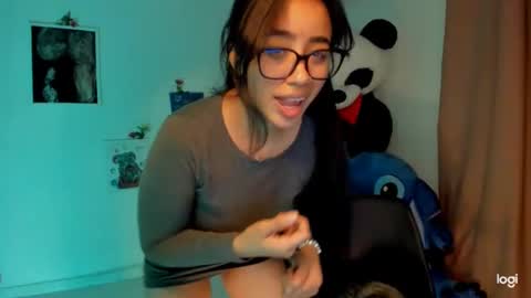 Snapshot of ave_fenix69 chatting on February 25, 2025, 1:30 am Valery -- online show from February 25, 2025, 1:30 am