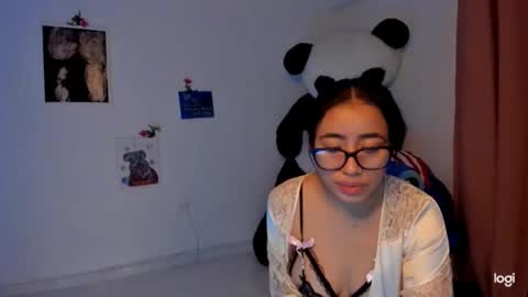 Snapshot of ave_fenix69 chatting on March 7, 2025, 2:36 am Valery -- online show from March 7, 2025, 2:36 am