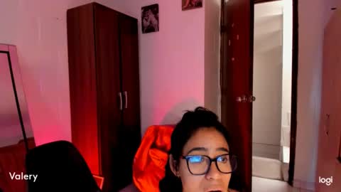 Snapshot of ave_fenix69 chatting on October 31, 2025, 8:10 pm Valery -- online show from October 31, 2025, 8:10 pm