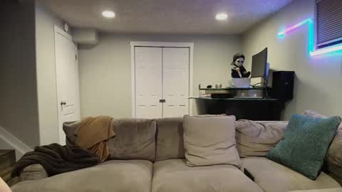 Snapshot of averageandsum chatting on October 1, 2025, 3:23 am averageandsum online show from October 1, 2025, 3:23 am