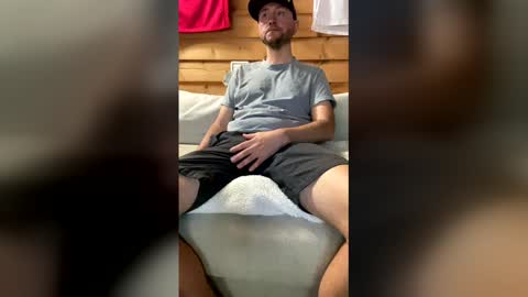 Snapshot of averagejoe_8 chatting on May 24, 2026, 5:40 pm averagejoe_8 online show from May 24, 2026, 5:40 pm