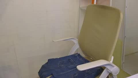 Rhian online show from February 8, 2026, 12:08 pm