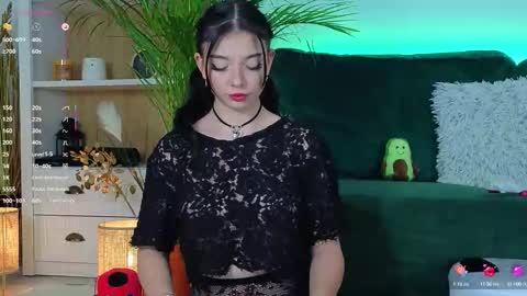 AveryWillow online show from October 16, 2025, 3:07 am