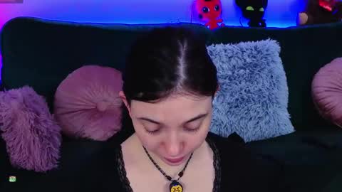 AveryWillow online show from April 5, 2026, 12:30 am