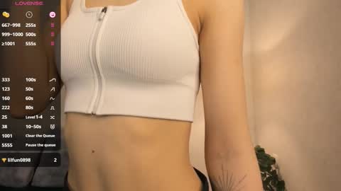 Snapshot of avgustajemes chatting on March 4, 2026, 6:41 am Lucy online show from March 4, 2026, 6:41 am