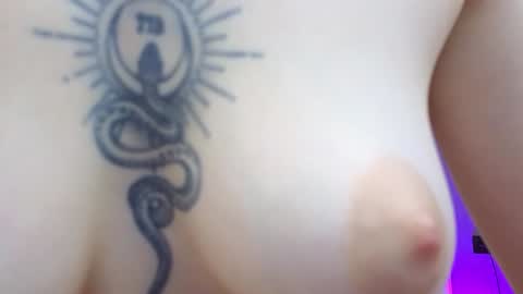 Snapshot of avgustina_love chatting on January 24, 2025, 9:28 am avgustina_love online show from January 24, 2025, 9:28 am