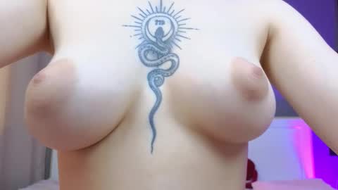 Snapshot of avgustina_love chatting on March 12, 2025, 10:48 am avgustina_love online show from March 12, 2025, 10:48 am