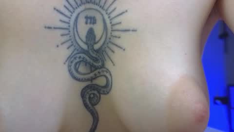 Snapshot of avgustina_love chatting on November 1, 2025, 9:00 am avgustina_love online show from November 1, 2025, 9:00 am