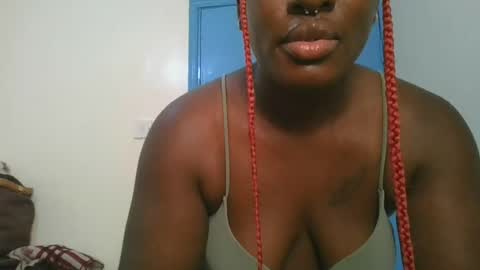Snapshot of avian_babe1 chatting on June 16, 2026, 1:25 pm avian_babe1 online show from June 16, 2026, 1:25 pm