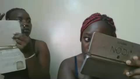 Snapshot of avian_babe1 chatting on June 19, 2026, 9:40 pm avian_babe1 online show from June 19, 2026, 9:40 pm