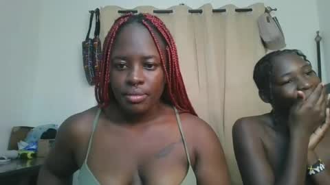Snapshot of avian_babe1 chatting on June 29, 2026, 6:08 am avian_babe1 online show from June 29, 2026, 6:08 am