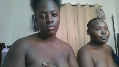 Snapshot of avian_babe1 chatting on July 3, 2026, 7:48 am avian_babe1 online show from July 3, 2026, 7:48 am