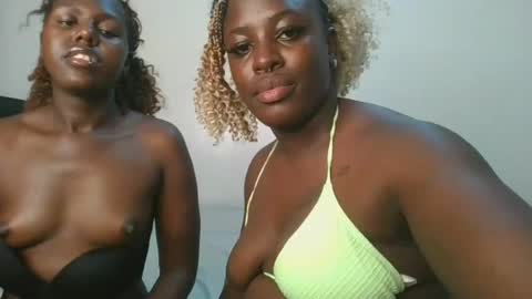 Snapshot of avian_babe1 chatting on July 18, 2026, 3:16 pm avian_babe1 online show from July 18, 2026, 3:16 pm