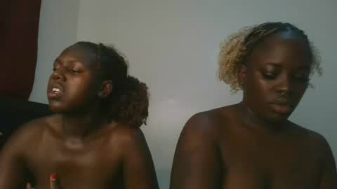 Snapshot of avian_babe1 chatting on July 19, 2026, 10:41 am avian_babe1 online show from July 19, 2026, 10:41 am