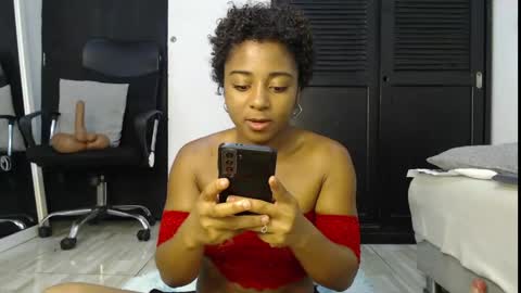 Snapshot of avis_lara chatting on April 30, 2026, 7:25 am AVIS online show from April 30, 2026, 7:25 am