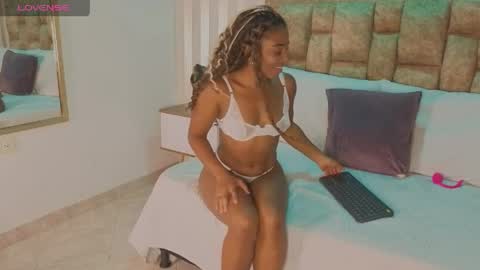 Snapshot of avis_lara chatting on May 16, 2026, 7:56 pm AVIS online show from May 16, 2026, 7:56 pm