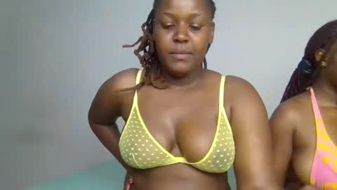 Snapshot of avril_lily chatting on February 24, 2026, 12:36 pm Avril online show from February 24, 2026, 12:36 pm