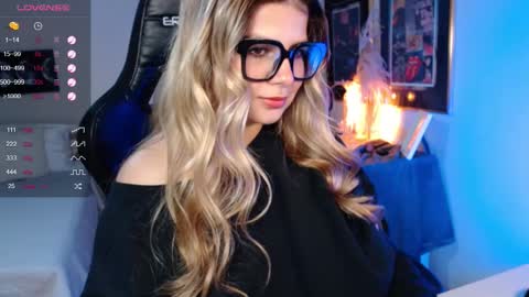 Snapshot of avrill_morgan chatting on February 10, 2025, 9:04 pm Avrill Morgan online show from February 10, 2025, 9:04 pm