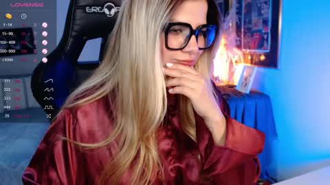 Snapshot of avrill_morgan chatting on February 28, 2025, 11:56 pm Avrill Morgan online show from February 28, 2025, 11:56 pm