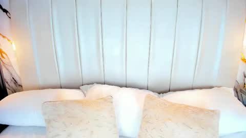 Snapshot of avymilton chatting on October 10, 2025, 11:42 am Avy online show from October 10, 2025, 11:42 am