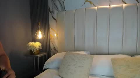 Snapshot of avymilton chatting on October 11, 2025, 11:42 am Avy online show from October 11, 2025, 11:42 am