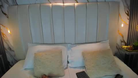 Snapshot of avymilton chatting on October 14, 2025, 11:33 am Avy online show from October 14, 2025, 11:33 am