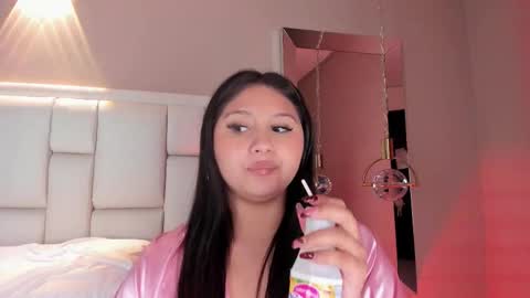 Snapshot of avymilton chatting on January 5, 2026, 5:27 pm Avy online show from January 5, 2026, 5:27 pm