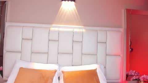 Snapshot of avymilton chatting on February 27, 2026, 11:43 am Avy online show from February 27, 2026, 11:43 am