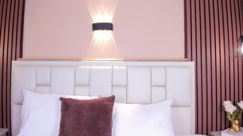 Snapshot of avymilton chatting on April 6, 2026, 11:33 am Avy online show from April 6, 2026, 11:33 am