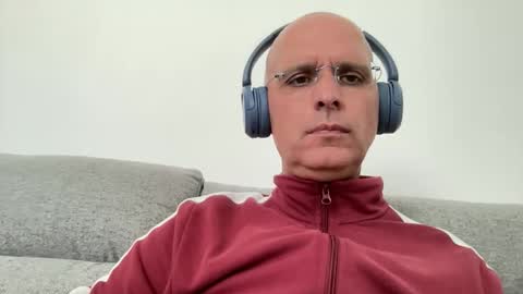 Snapshot of awakendreamcple chatting on April 6, 2026, 11:22 am awakendreamcple online show from April 6, 2026, 11:22 am