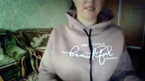 awesomeladyy online show from October 1, 2025, 8:31 am