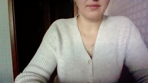 awesomeladyy online show from February 14, 2026, 9:17 am