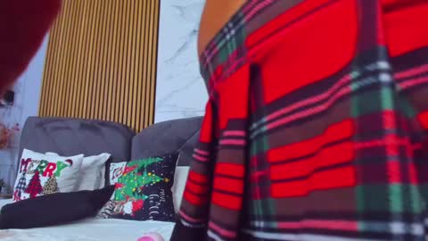 Snapshot of awww_ella chatting on December 18, 2024, 11:34 am Ella online show from December 18, 2024, 11:34 am