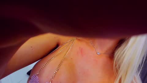 Snapshot of awww_ella chatting on February 7, 2025, 8:55 am Ella online show from February 7, 2025, 8:55 am