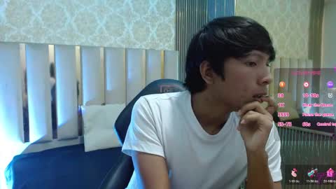 axel1_tay online show from April 4, 2026, 7:44 pm