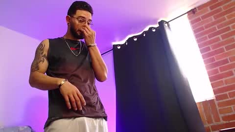 Independiente Model online show from December 14, 2025, 12:21 pm