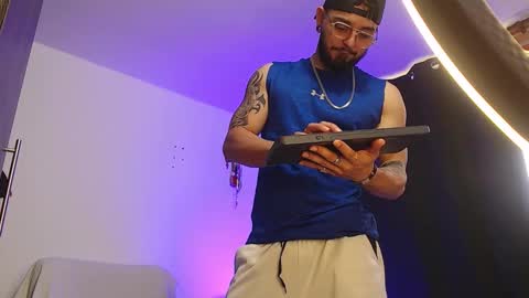 Independiente Model online show from January 11, 2026, 2:00 pm