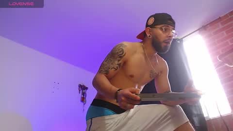 Independiente Model online show from January 16, 2026, 8:35 pm