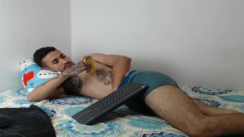 Axel online show from December 21, 2024, 6:12 pm