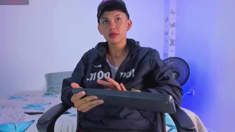 AXEL online show from October 18, 2025, 11:33 am