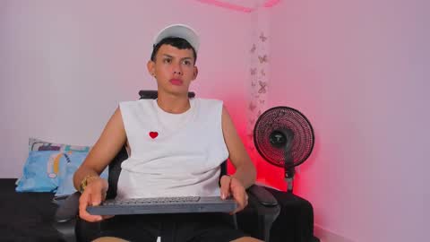 AXEL online show from November 19, 2025, 8:20 pm