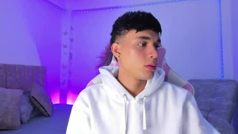 Snapshot of axel_cody_ chatting on May 28, 2026, 12:02 pm AXEL online show from May 28, 2026, 12:02 pm