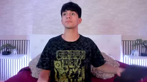 Snapshot of axel_draven chatting on April 20, 2026, 12:30 pm axel_draven online show from April 20, 2026, 12:30 pm