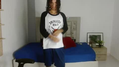 Axel online show from December 20, 2025, 11:45 pm