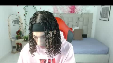 Snapshot of axel_fox7 chatting on May 8, 2026, 12:38 am Axel online show from May 8, 2026, 12:38 am
