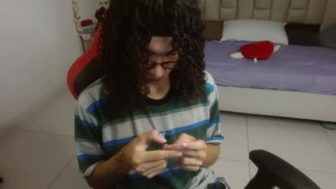 Snapshot of axel_fox7 chatting on May 13, 2026, 12:41 am Axel online show from May 13, 2026, 12:41 am